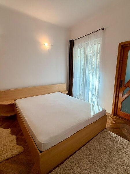 Unirii, Tineretului Parcul Carol, parcare acoperita in curte, PET FRIENDLY